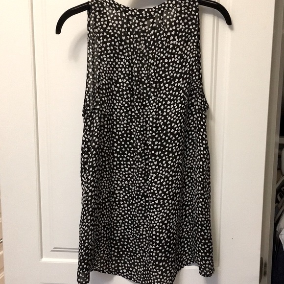 Joie silk heart sleeveless blouse. Size medium. Like new. - Picture 3 of 10